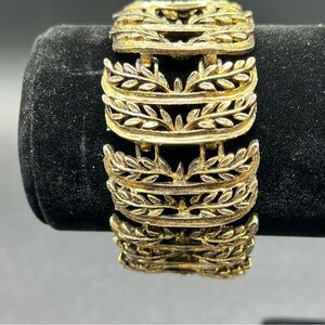 Vintage Gold Tone Leaf Link Bracelet Wide Panel Statement 7”